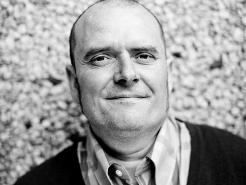 Portræt af forfatter og foredragsholder Claus Bundgård Christensen.